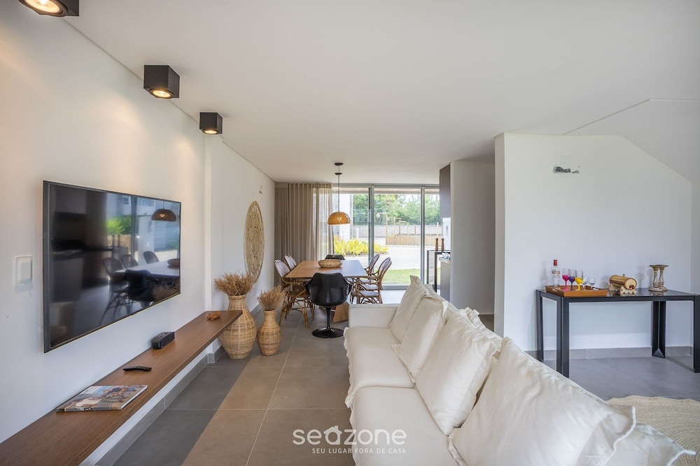 NLU - Full-featured Condominium at Marceneiro Beach
