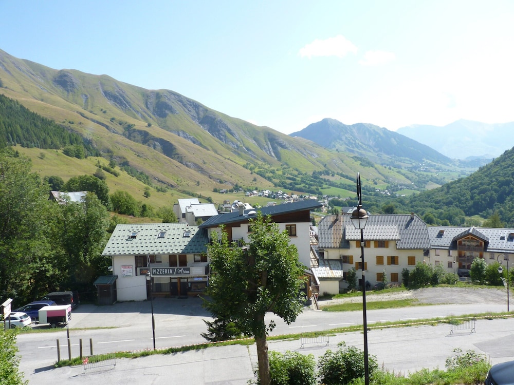 Mountain Apartment in Saint-sorlin photo 3