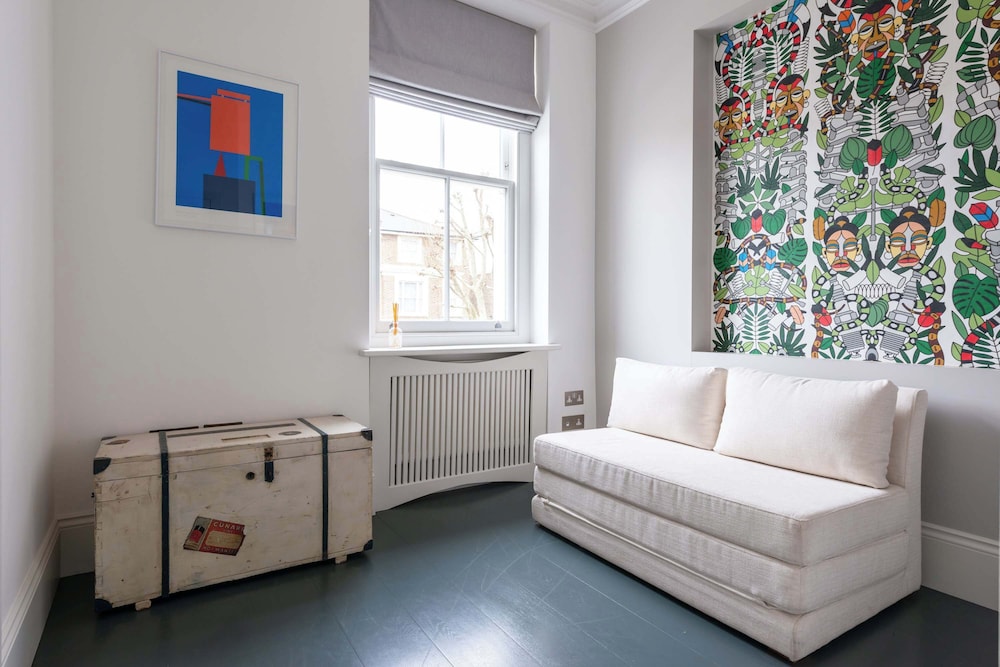 Fantastic 4 Bed House in Iconic Camden