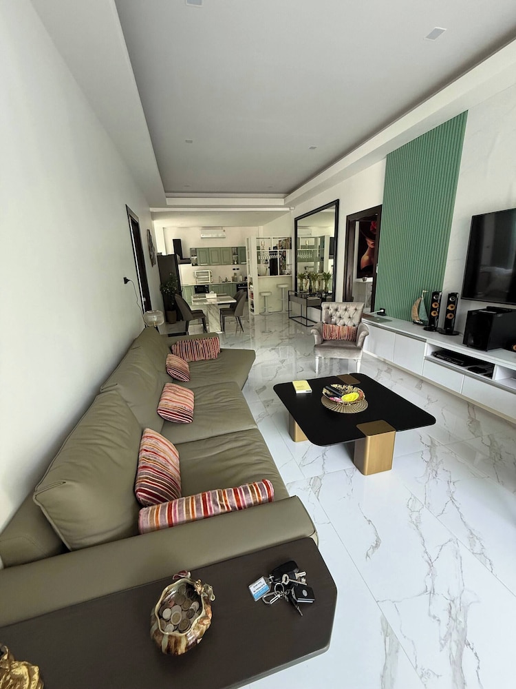 Beautiful Villa Between Jungle, sea and Mountain