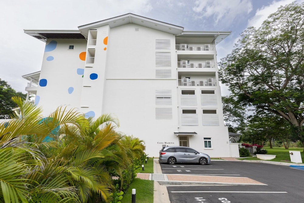 The Couples Condo by Acomodo