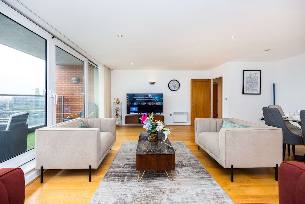 Waterside Bliss Executive Apartment