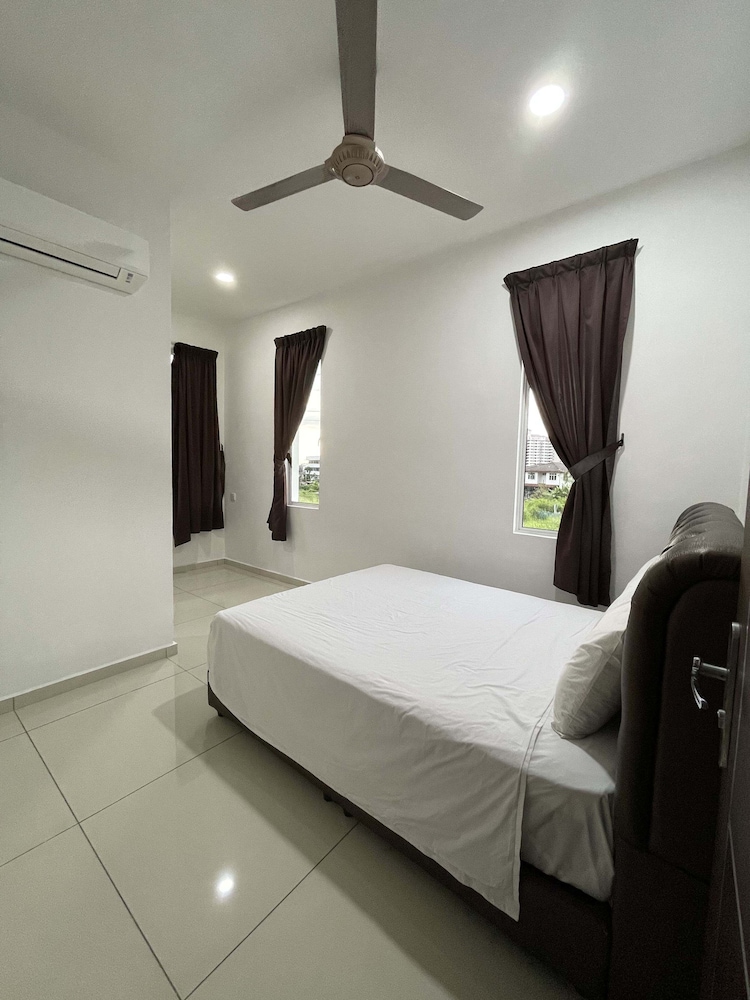 Alpine PD Taman Kiara 2 Homestay photo 5