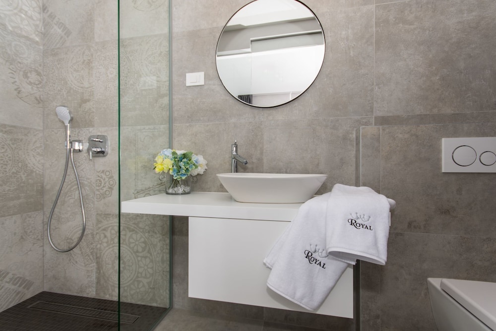 Luxury Apartments Royal M with Pool