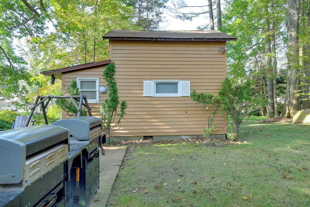 Steps to Chautauqua Lake: Cozy Cottage w/ Patio view 4