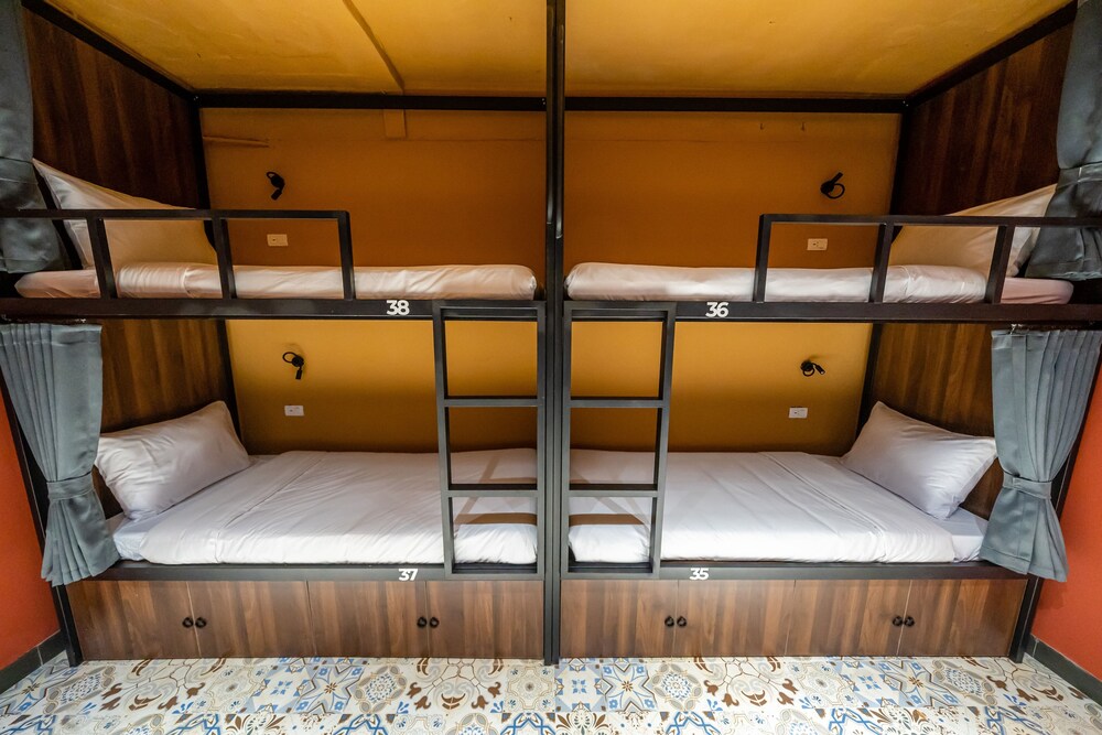 Mad Monkey Hanoi - Hostel