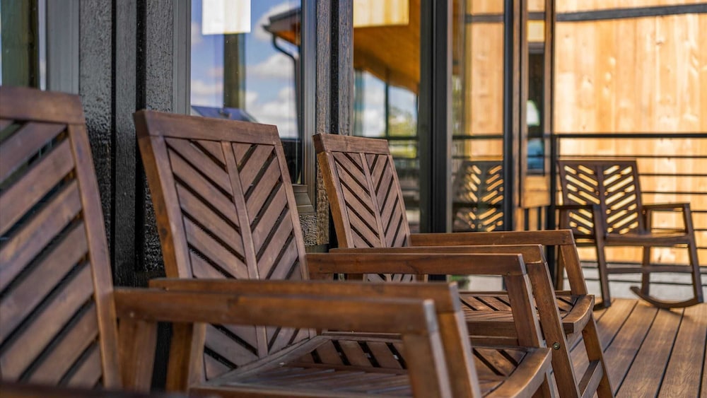 The Back Nine Retreat by Avantstay Private Golf Sim, Firepit & Mountain Views Near Dollywood