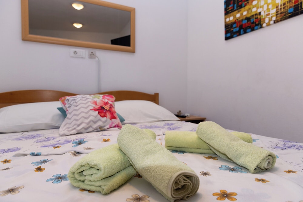 Apartments Kastilac with sea view
