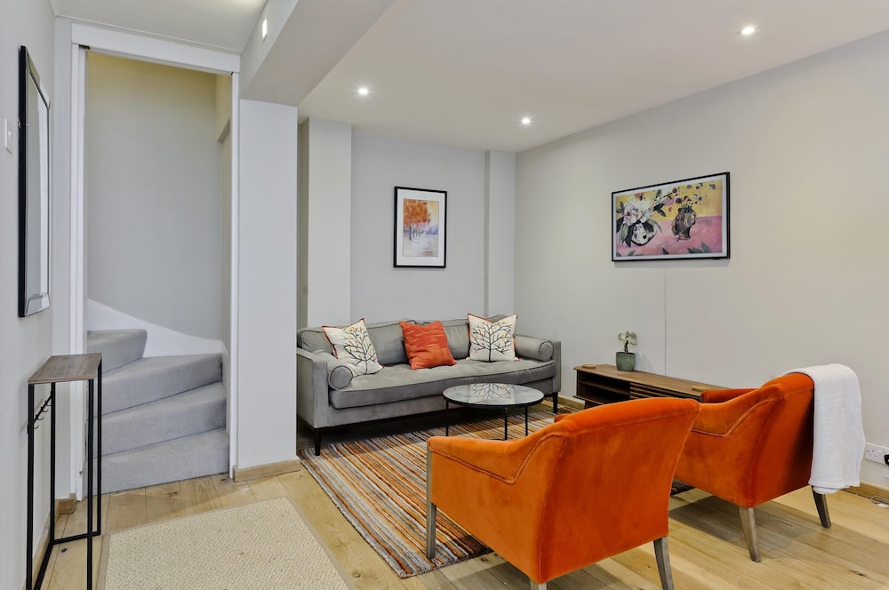 Sweet Marble Arch 2 Bedroom Mews House
