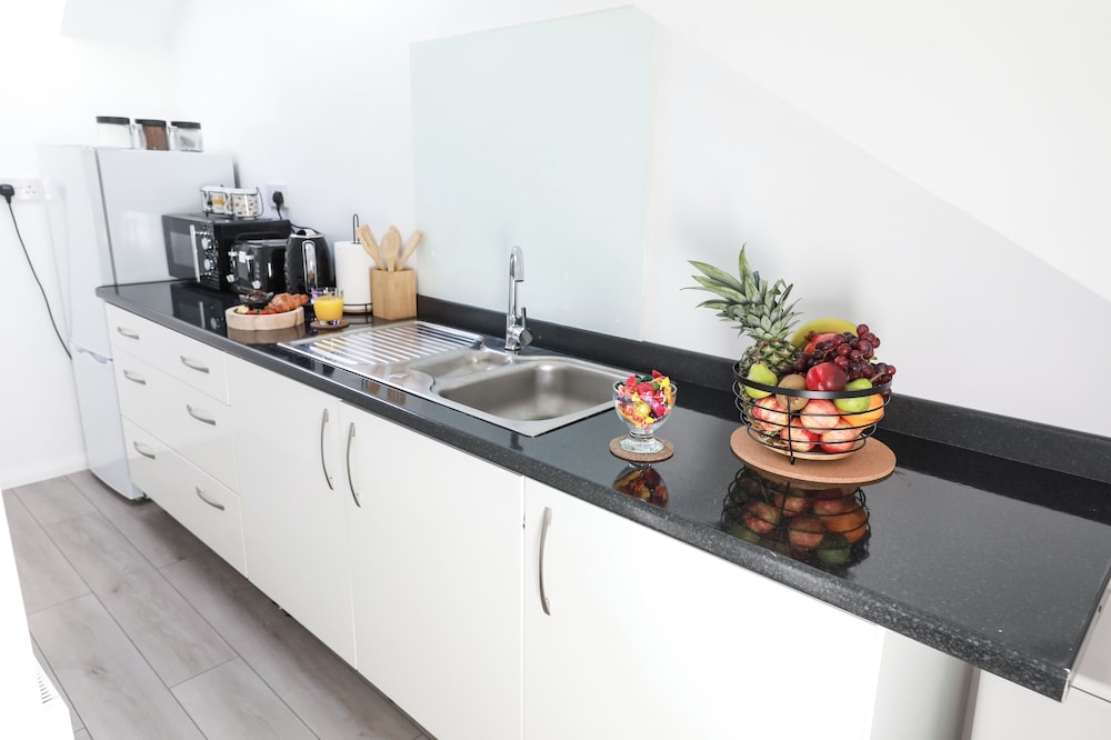 4 Guests - 2 Bedrooms - City Escape Retreat