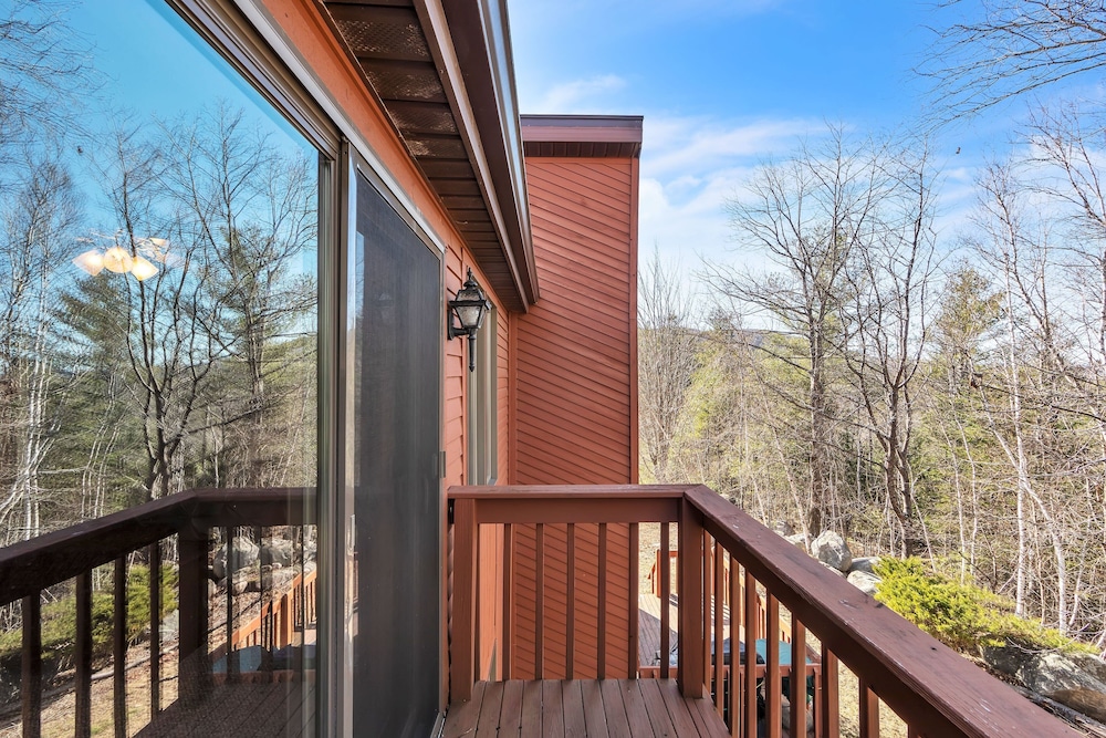 Rumor 39O - Upgraded Townhome With Woodsy Views 3 Bedroom Townhouse by The Summit at Gore Mountain