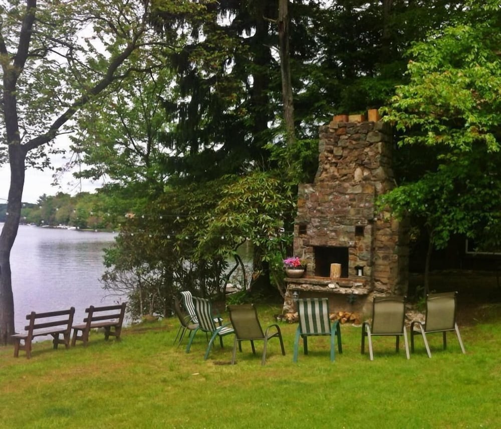 Lake Harmony Inn