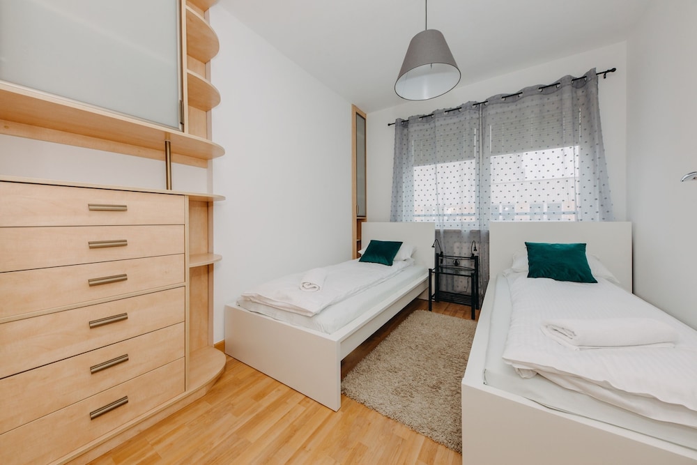 ShortStayPoland Krochmalna - B39 view 2