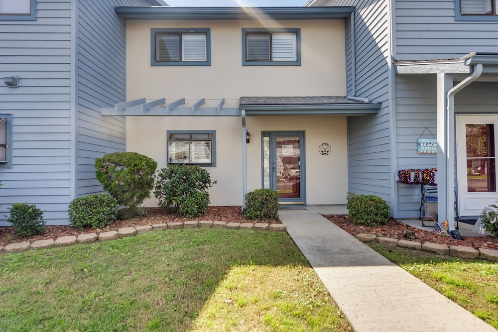 Golf Getaway w/ Pool Access: Little River Home!