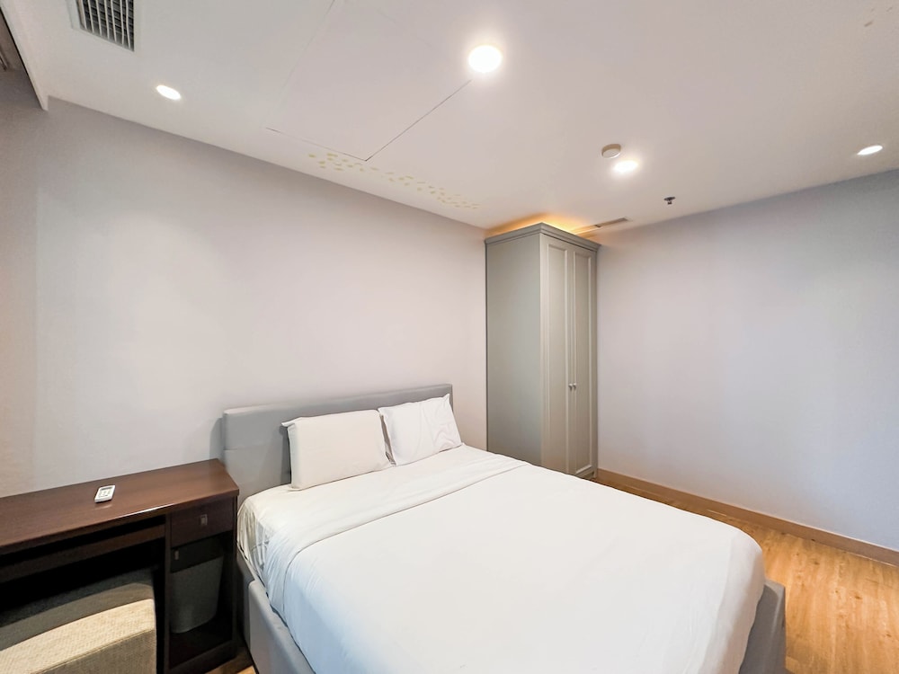 Spacious And Strategic Location 3Br At Kondominium Regensi Apartment