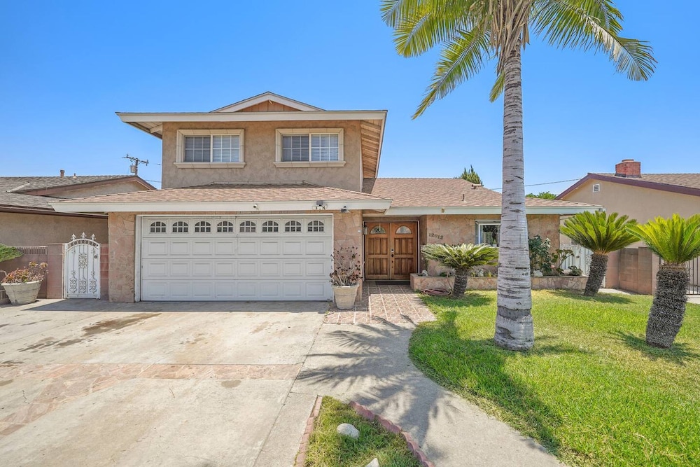 5 BR Jacuzzi 12 Mins to Disney Knotts Beach