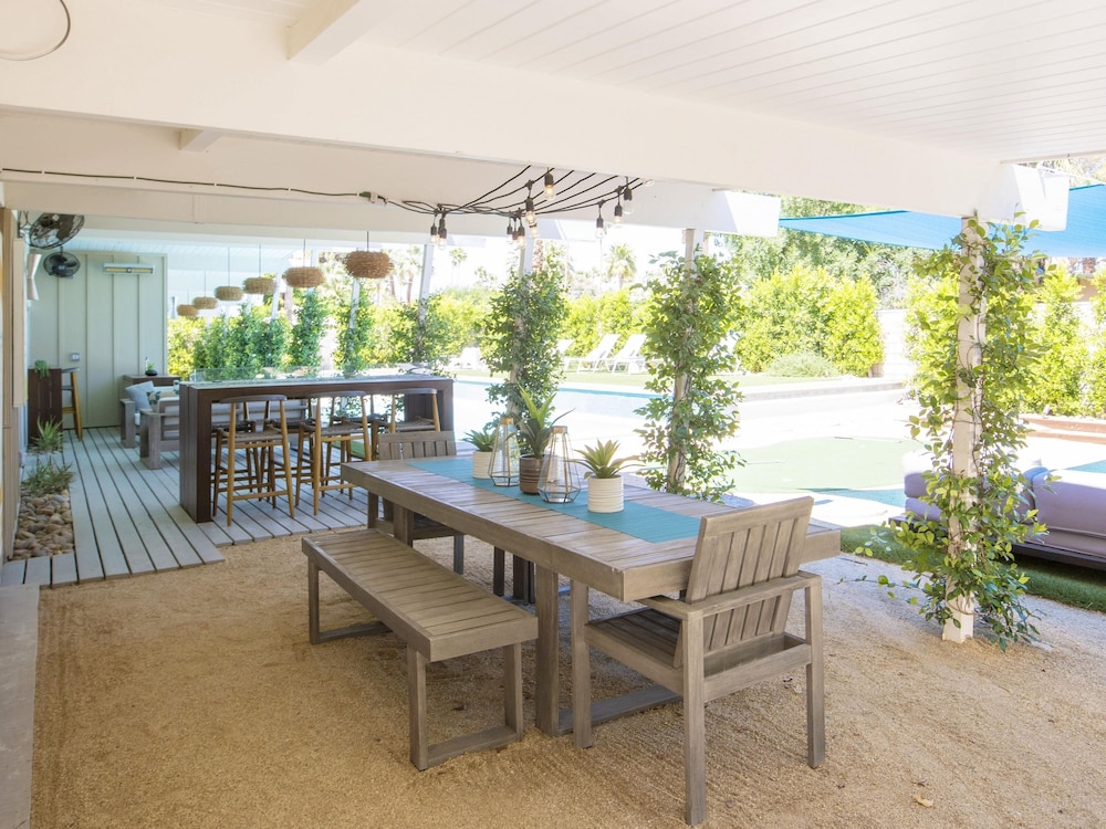 Palm Springs Vacations - West Elm House 2017: The Alexander - Property Image 21