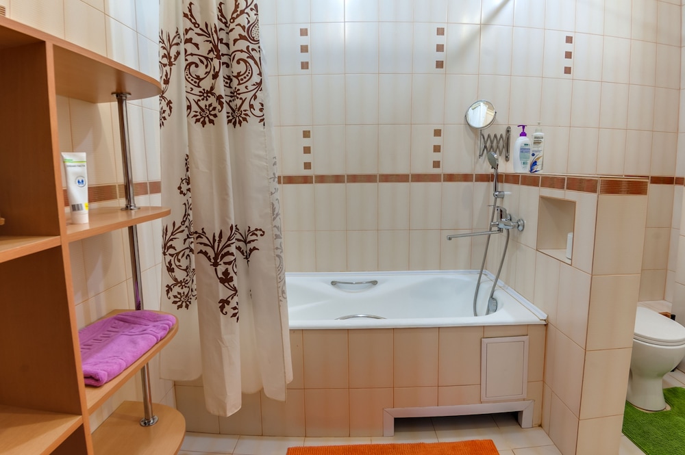 Aura Apartments