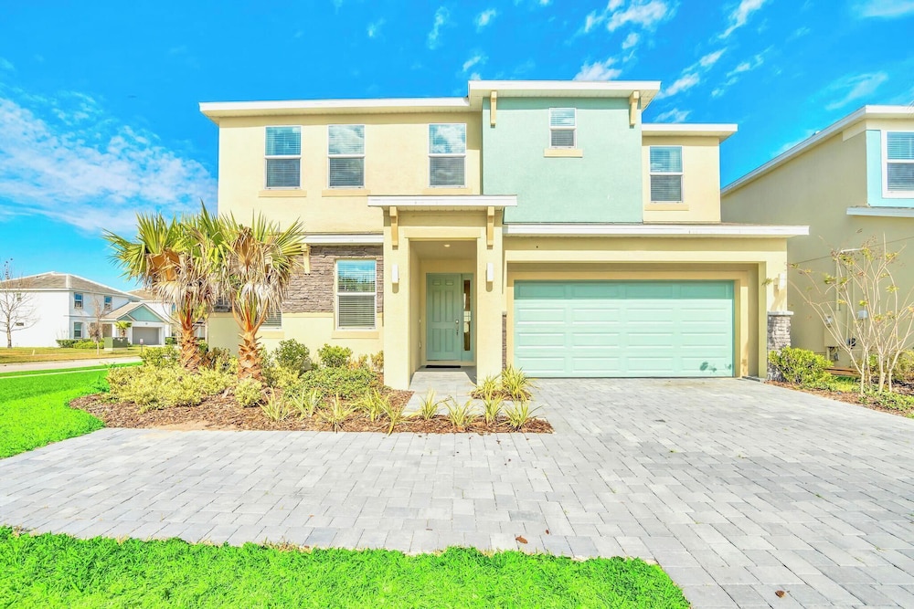Upstay Luxury Resort Home w Private Pool & Hot Tub