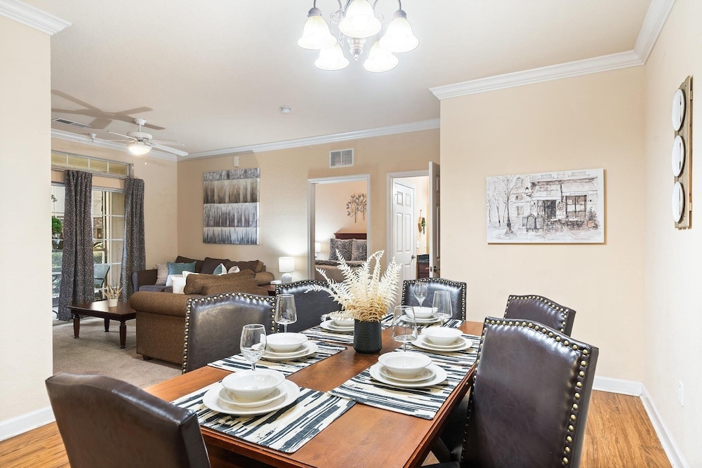 Tuscana Resort 2 Bedroom Condo Clubhouse Access 8 miles to Disney 2 Condo