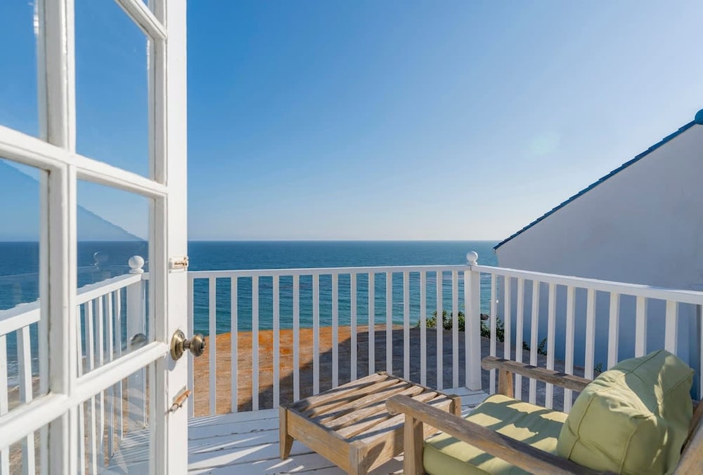 Malibu Retreat w Beach Access and Ocean View