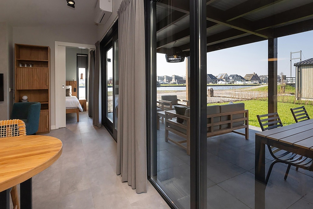 Waterfront Retreat, Friesland
