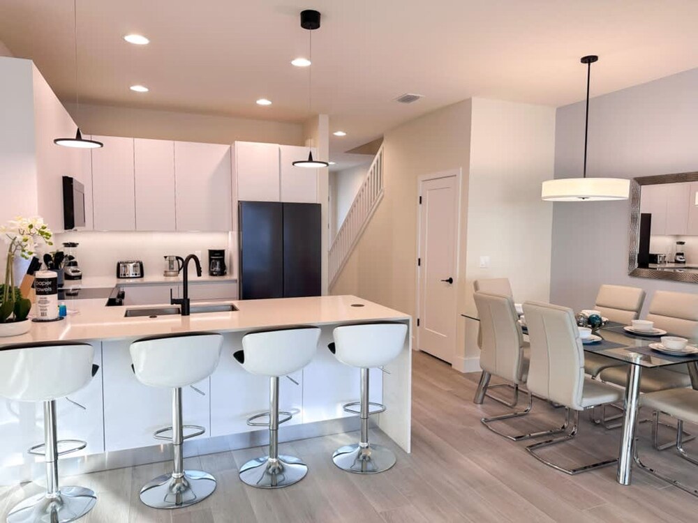 Brand New Pool Home Near Disney Resort Access