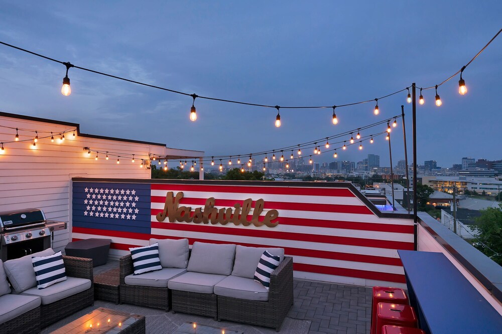 Ultimate Rooftop Double Games BBQ Skyline Views