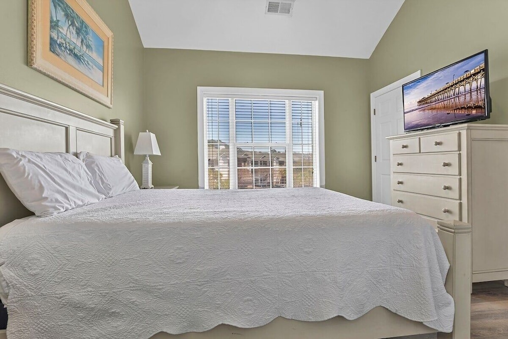 Magnolia North 4878-305 2 Bedroom Condo