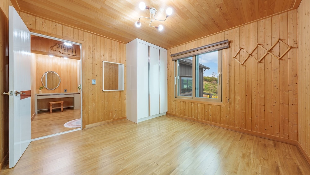 Gyeongju Happy Dream Ocean View Pension