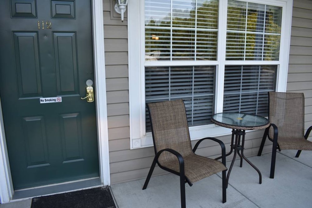 Colonial Crest 112 - Great Location! - You Can Walk To Town! 1 Bedroom Condo by RedAwning view 2