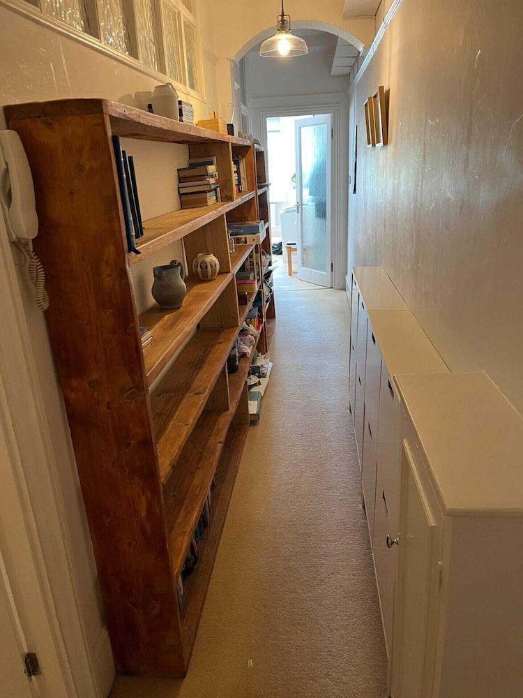 Beautiful 2BD Flat With a Garden - East Brighton