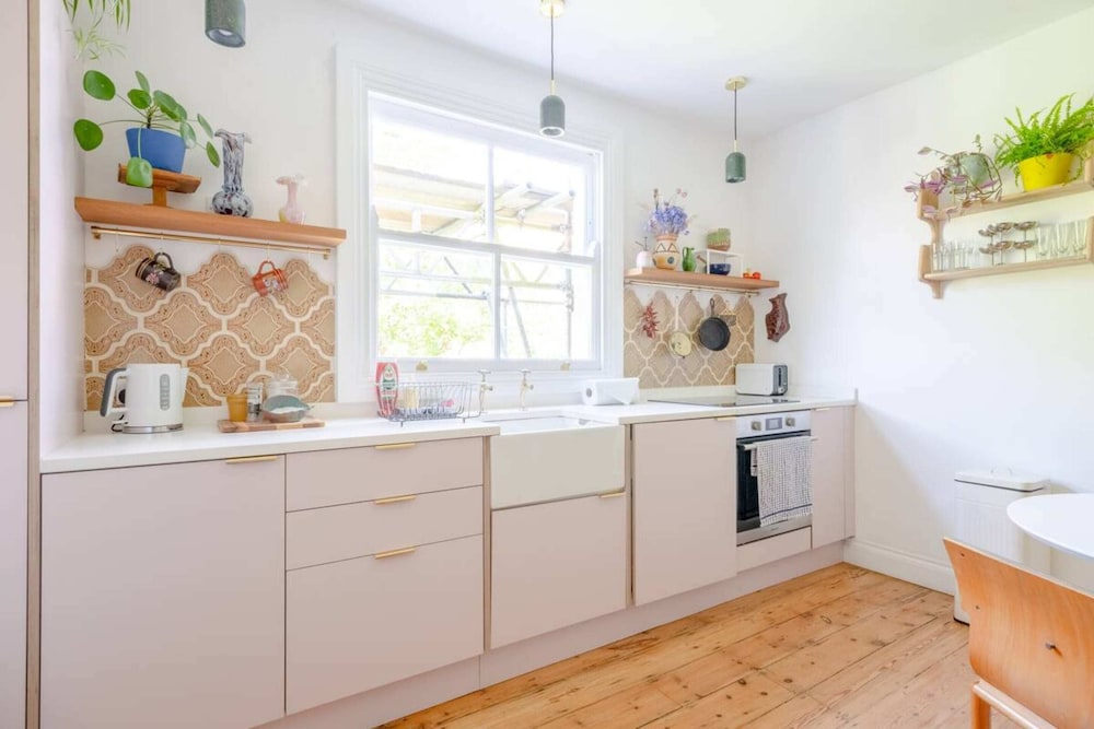 Unique Vintage-style 3BD Flat - Dalston