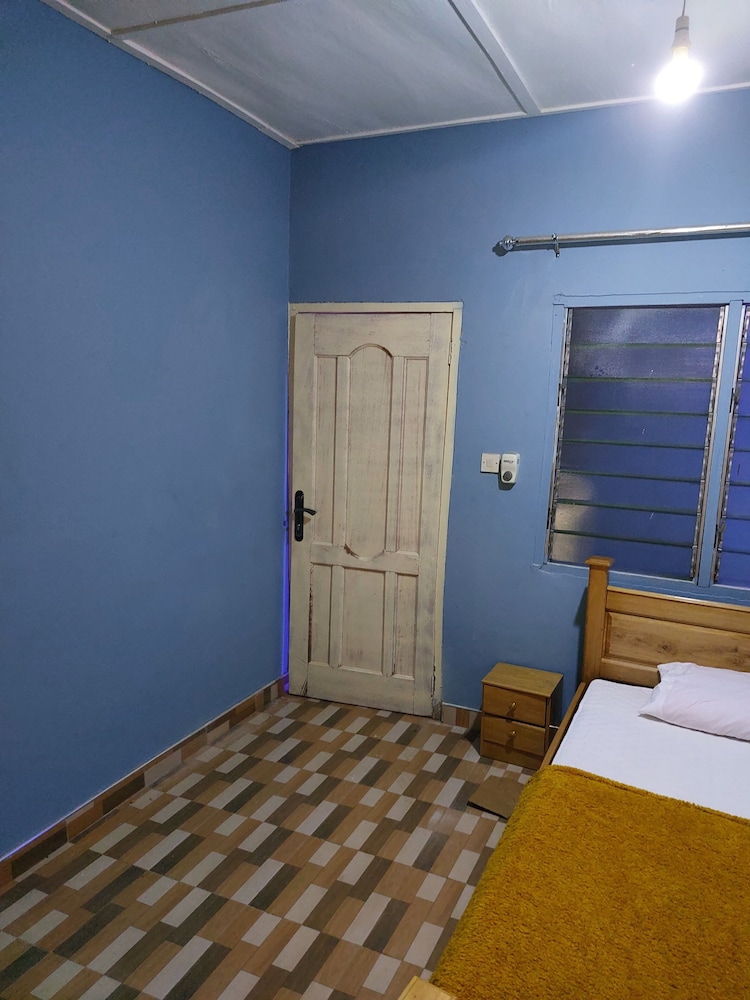 Charming 4-bed House in Atwima Techiman, Kumasi view 4