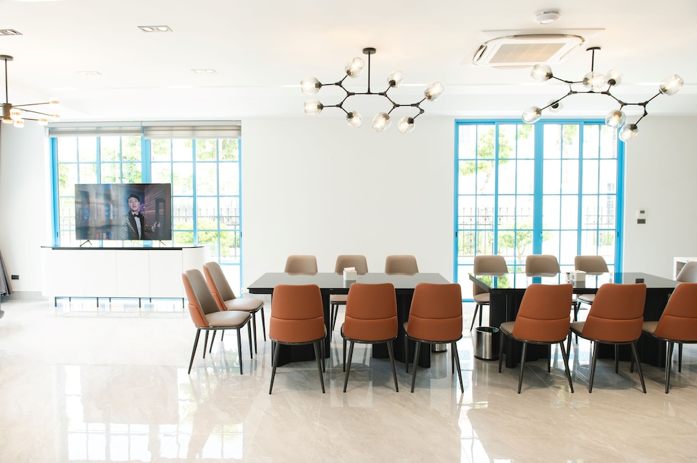 meeting & event spaces