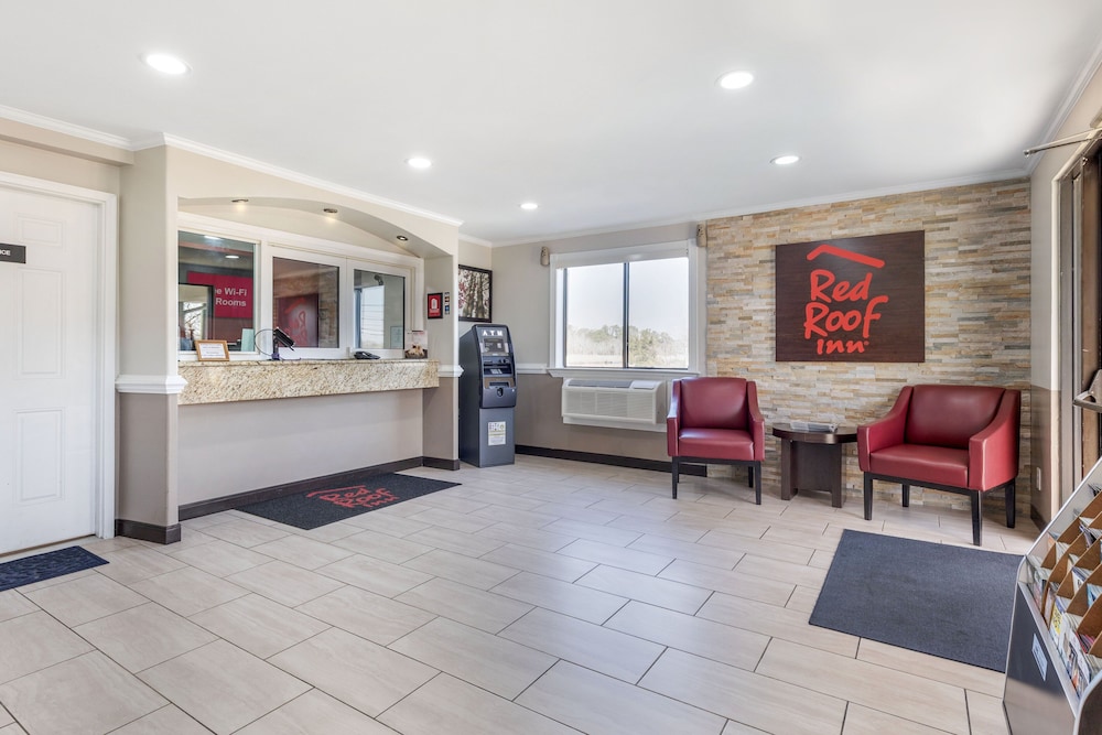 Norfolk Vacations - Red Roof Inn Suffolk - Property Image 2