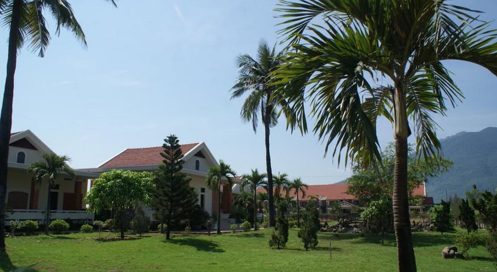 Làng Cò Resort
