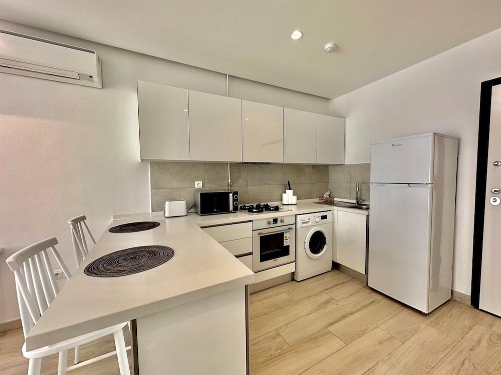 B15 Jad NEW Central and Well Equipped Apartment view 2