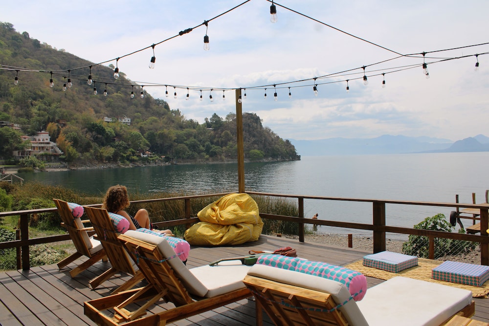 Ati Hostel & Beach Club