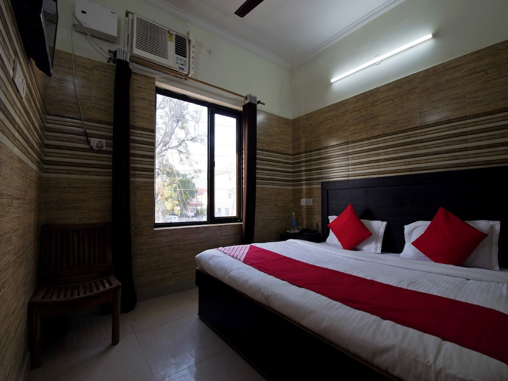 OYO 22932 Hotel Shiv Shanker view 4