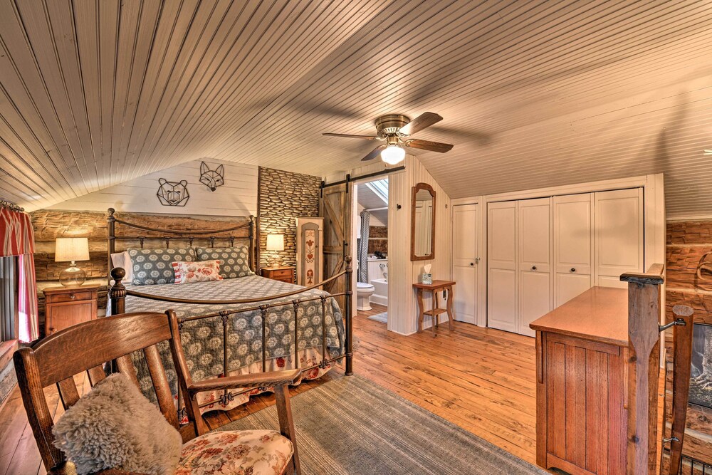 Cabin Near Boone w/ Hot Tub  Mountain Views - Property Image 21