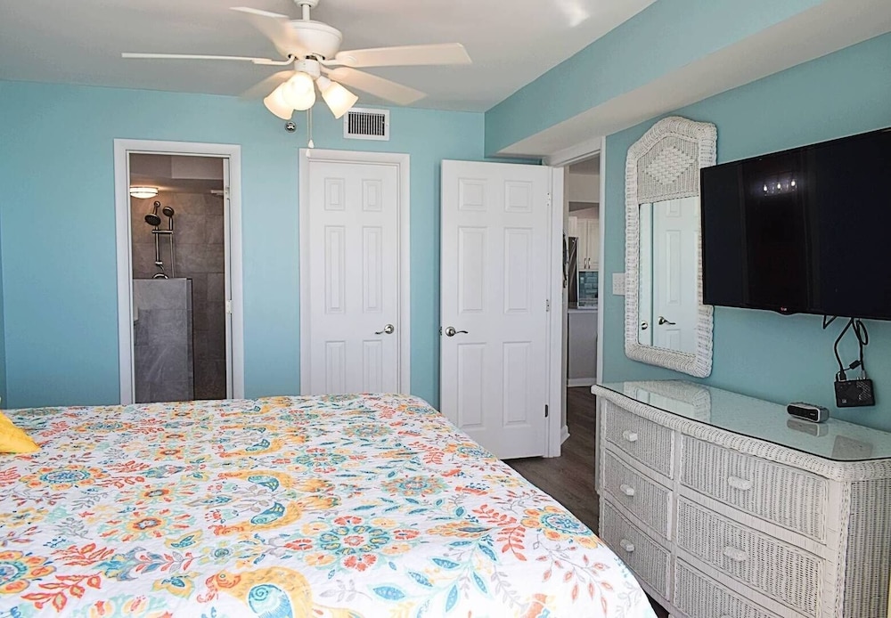 Conway Vacations - Beach Club Ii 4a 4 Bedroom Condo by RedAwning - Property Image 4