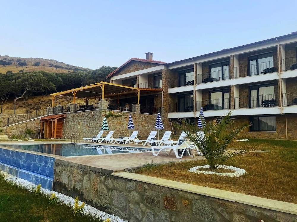 Rigani Gökçeada (+14)