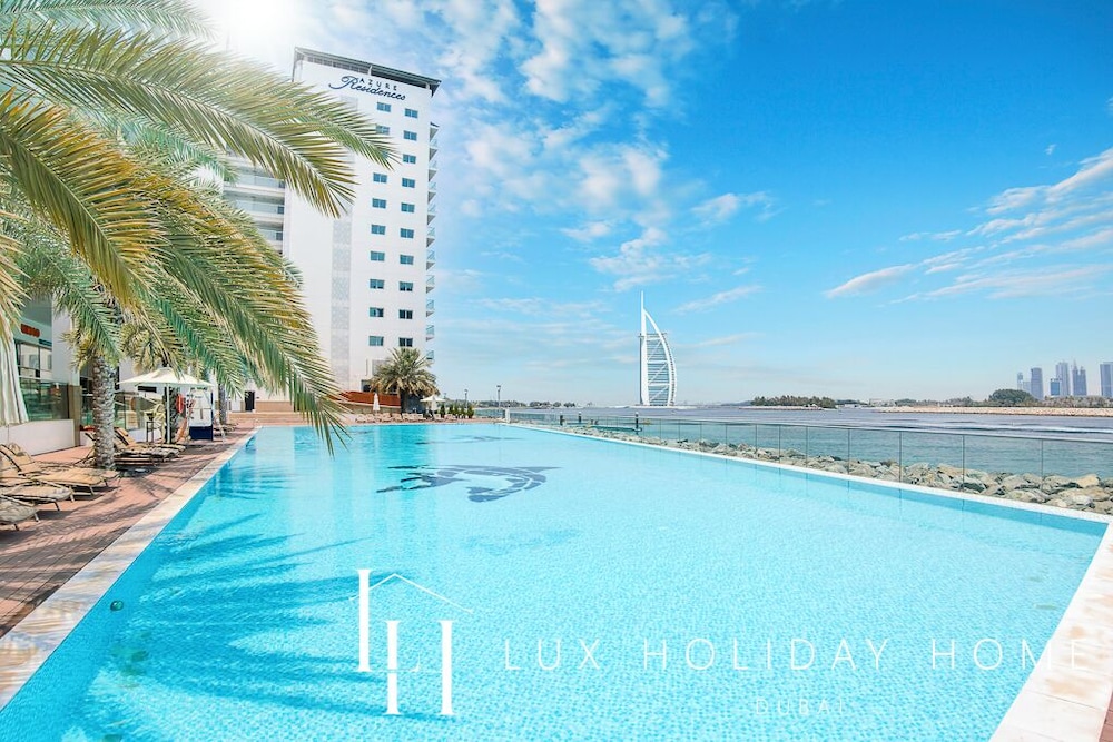 LUX Holiday Home - Azure Residence 1