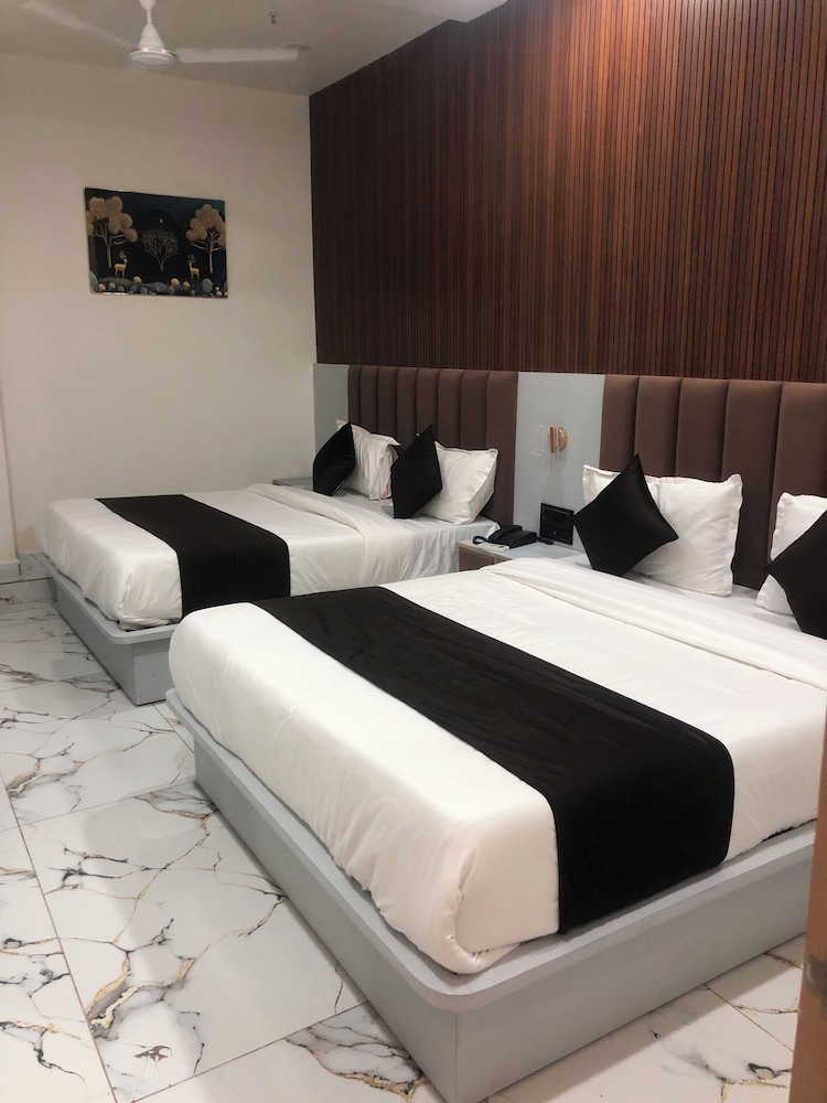 Hotel Lotus Inn