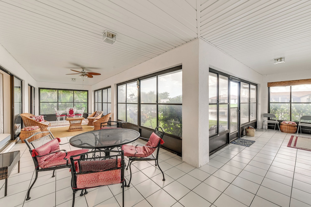 Sunroom & Dock! Canal-front Home in Port Charlotte
