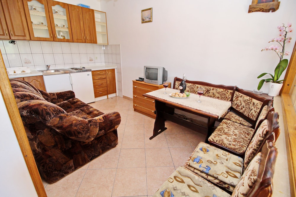 Apartments Veselka