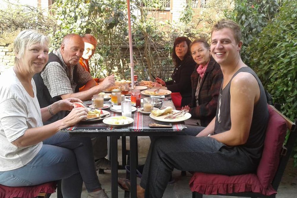 Pradhan House Homestay with Garden