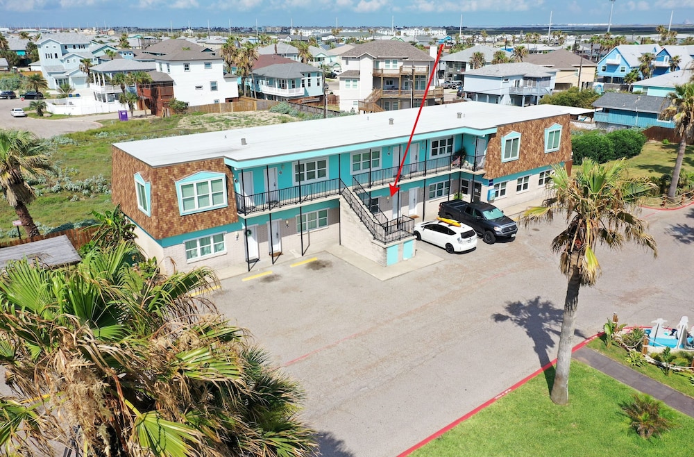 2 Units Beachfront Complex w Pool Pickleball Beach Bliss Bleach Bungalow