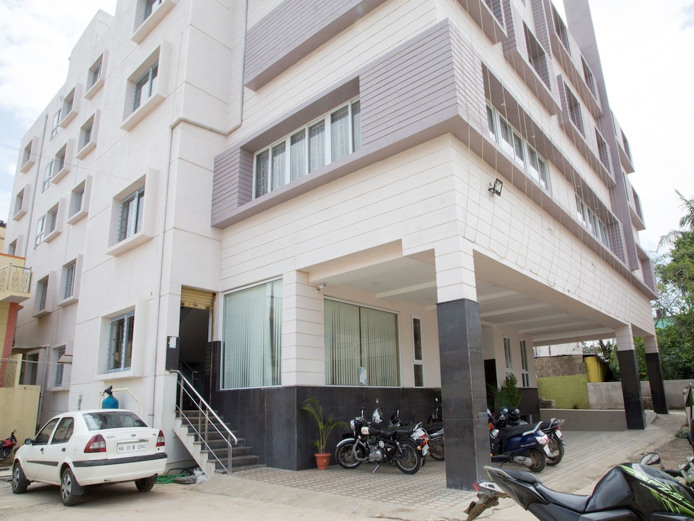 OYO 9248 Hotel Shrinidhi